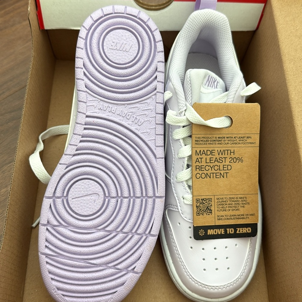 Nike Pale Purple Sneakers - NWT - Picture 3 of 5